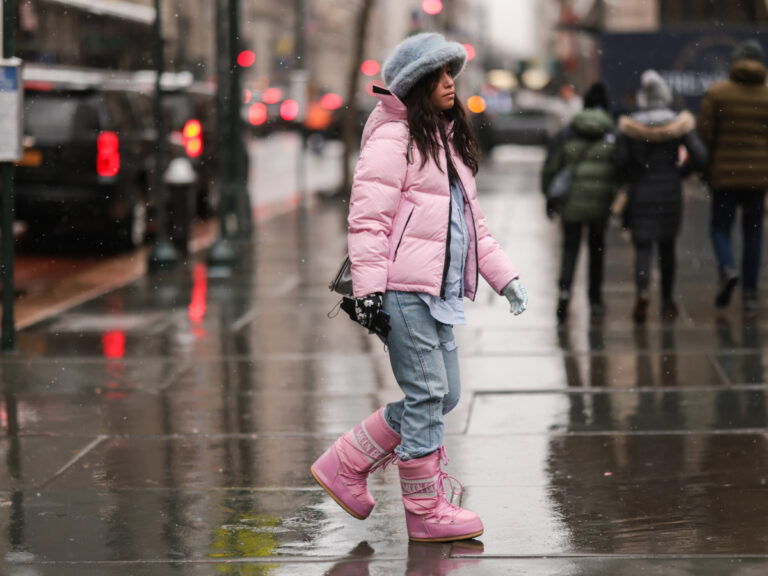 Jak nosić śniegowce damskie? Najmodniejsze stylizacje z ciepłymi butami na zimę
